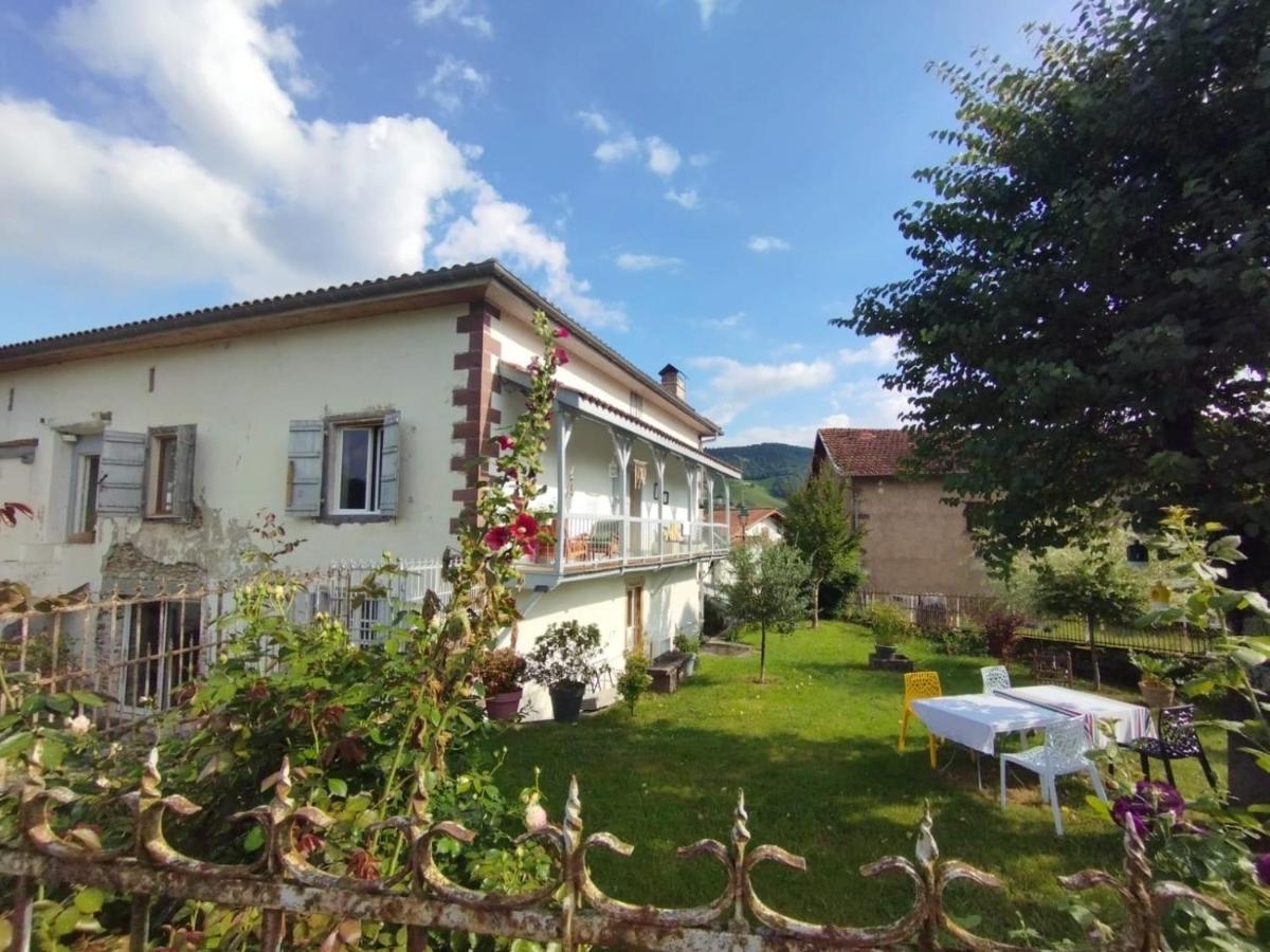 Maison D'Hotes Larraldia Uhart-Cize Exterior foto